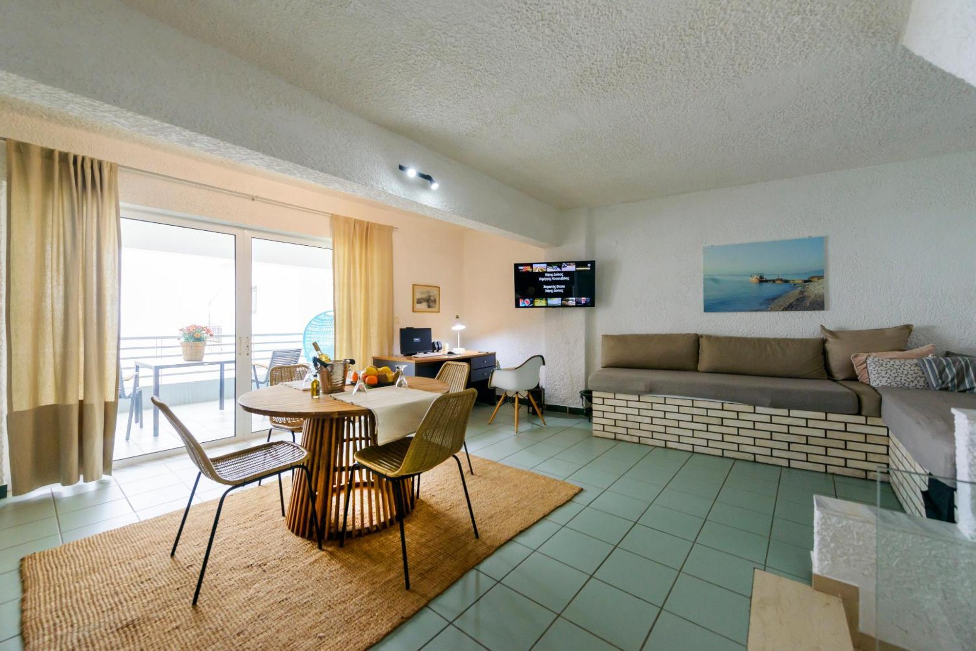 Agali 1 Mesonet In Front Of The Sea Apartment Akrogiali Exterior photo