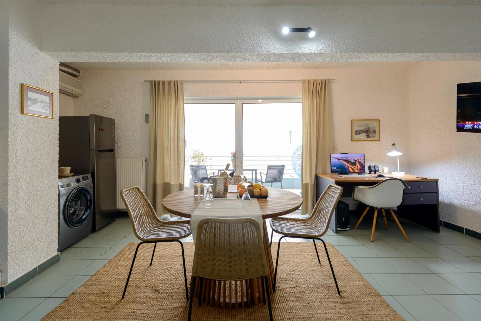 Agali 1 Mesonet In Front Of The Sea Apartment Akrogiali Exterior photo