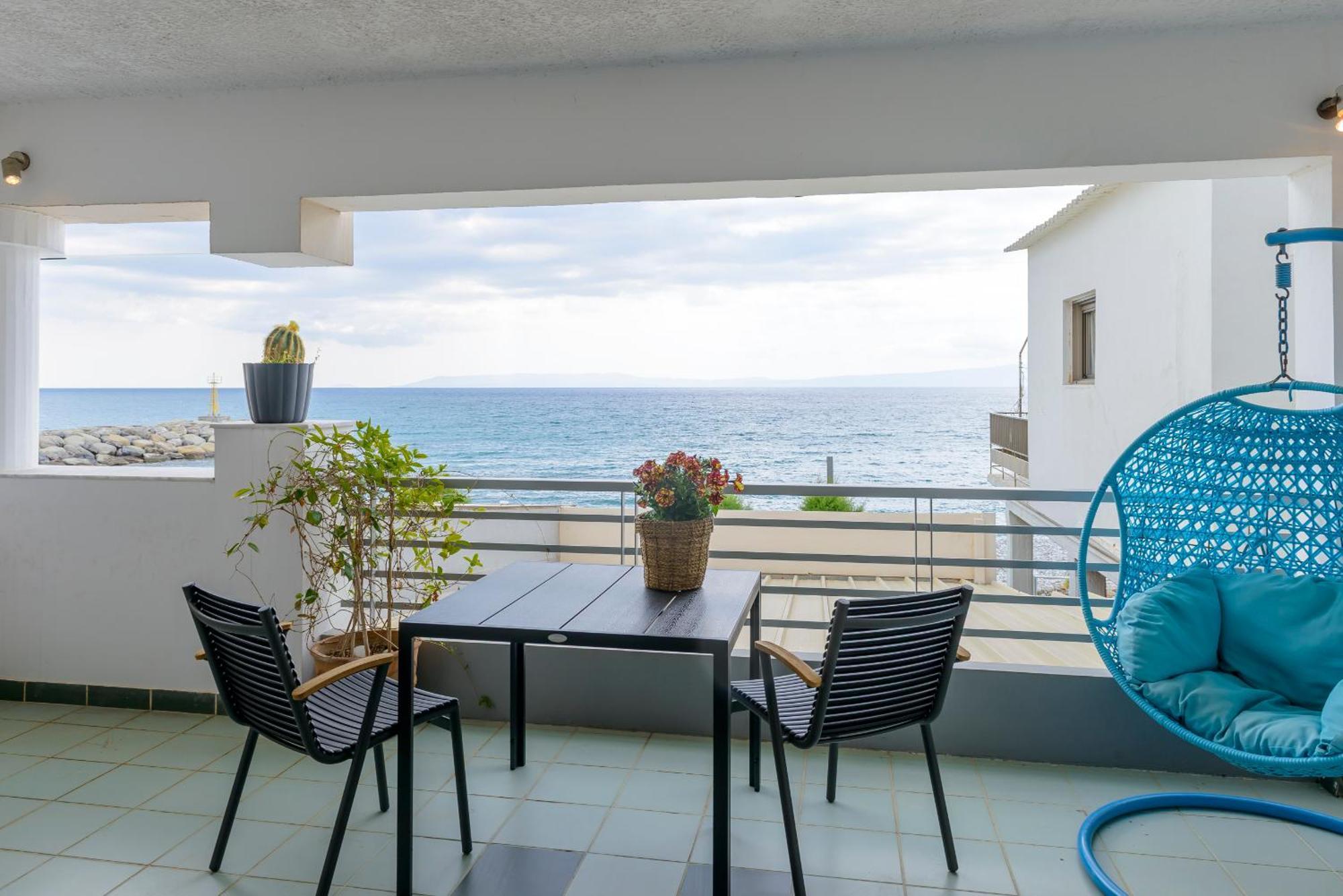 Agali 1 Mesonet In Front Of The Sea Apartment Akrogiali Exterior photo